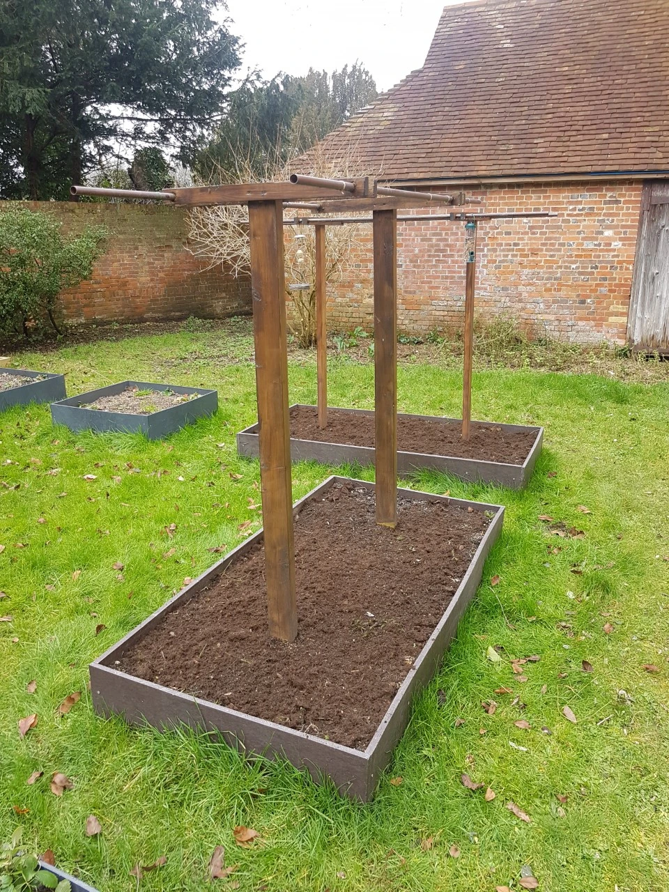 Beyond Decking: Raised Beds, Retaining Walls & Modular Garden Structures from Recycled Plastic Subframe