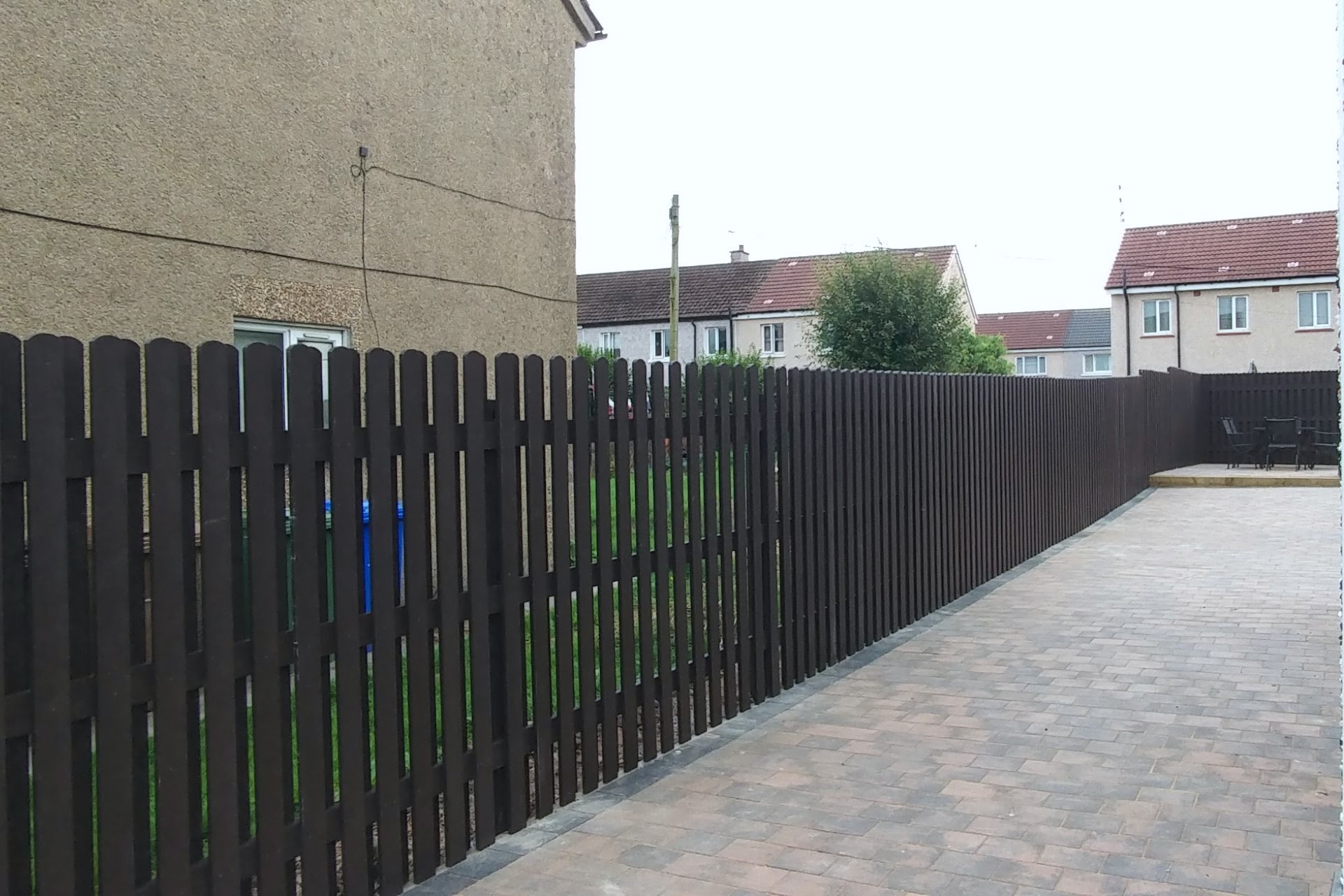 Recycled plastic fence installation
